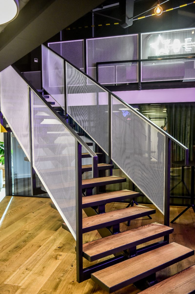 Stairs and mezzanine in Studio HBO Poland
