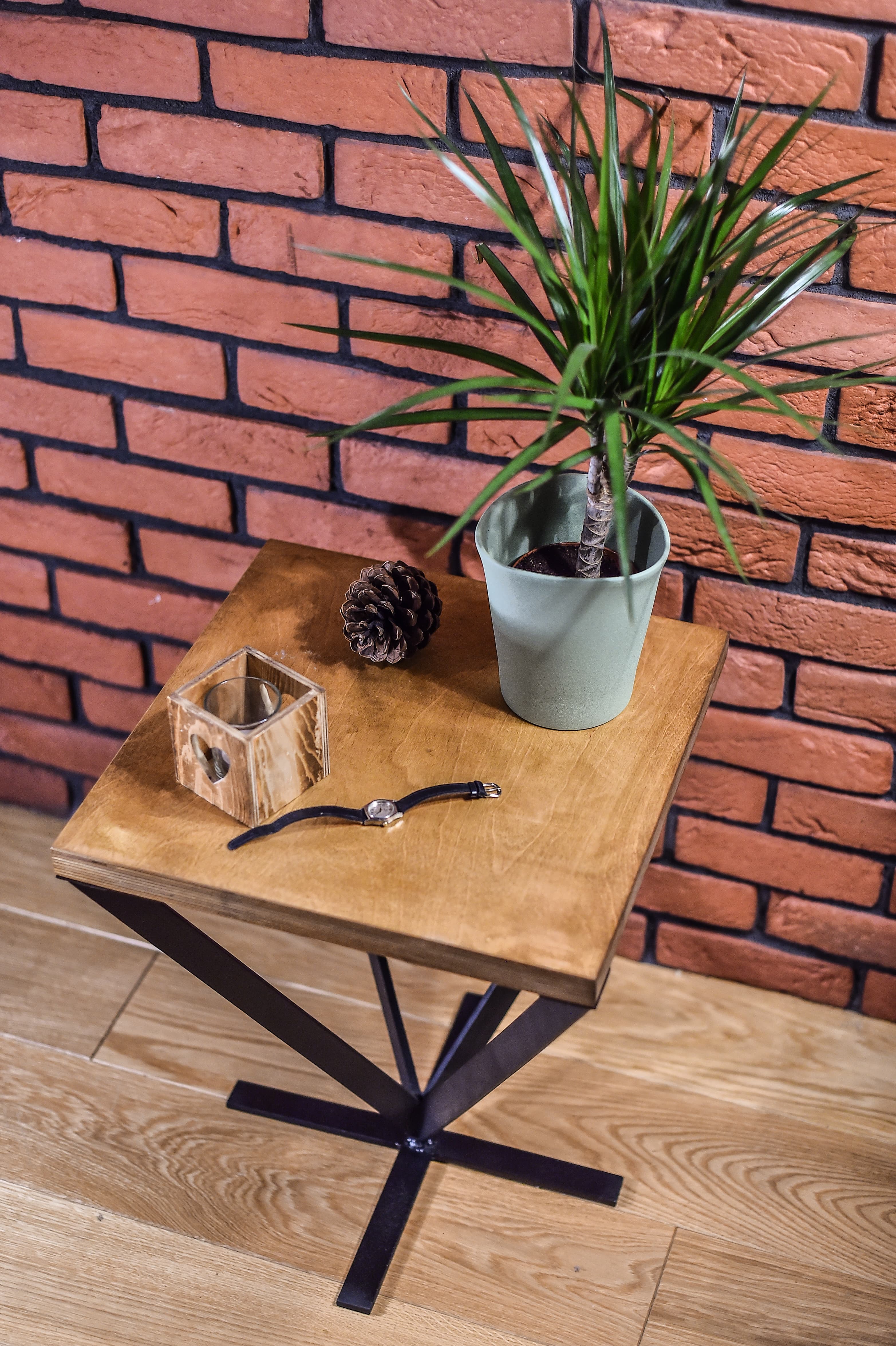 Coffee Table Loft Square K1 next to the brick wall